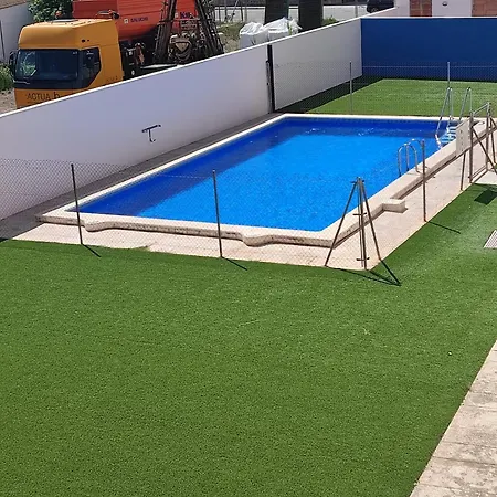 Nina's Blue Pool & 公寓 代尔特布雷